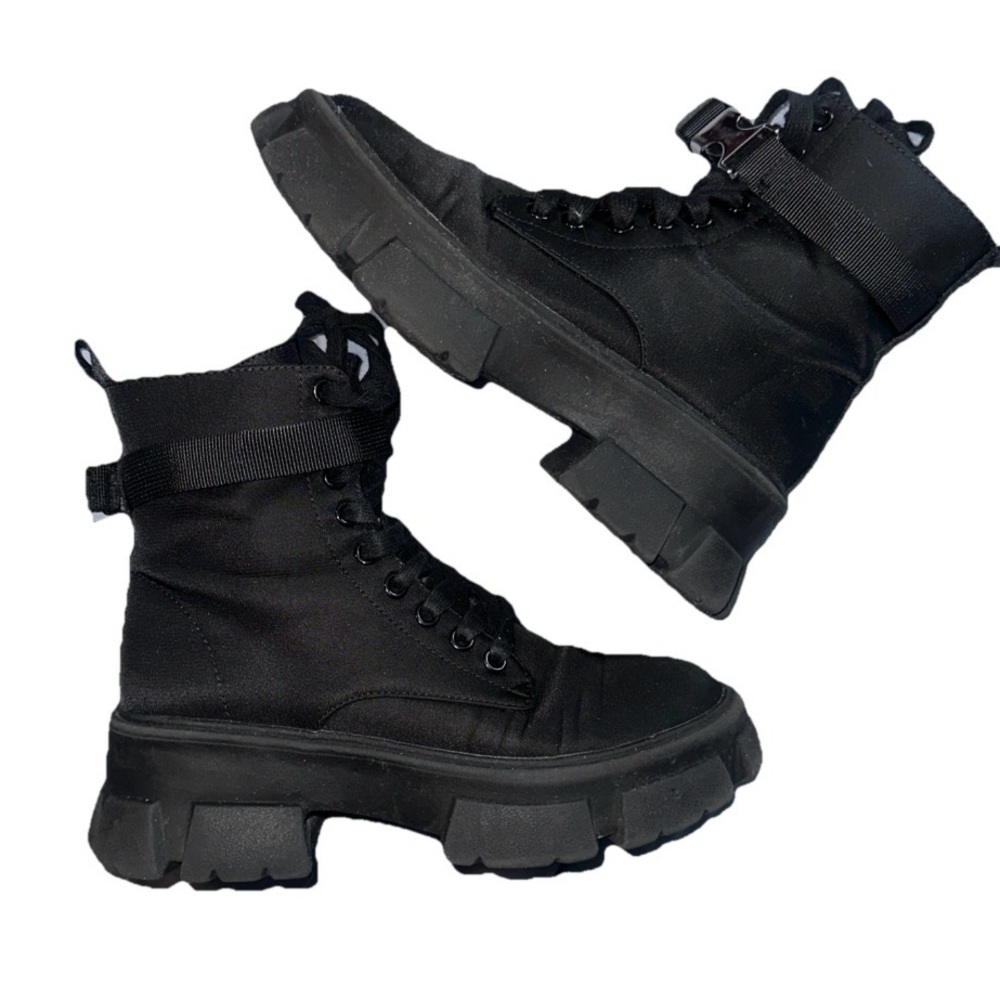 Steve Madden Black Waterproof Combat Boots Buckle Size 6.5